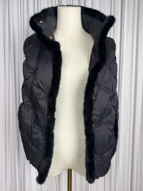 Chico's Black Nylon Quilted Puffer Vest with Faux Fur Trim Women’s Size 4